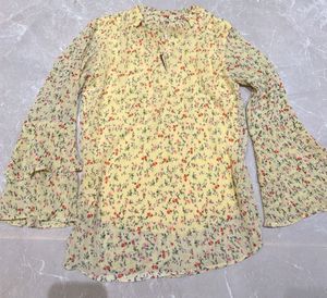 Flowy Floral Print Bell Sleeve Top
