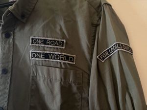 Men's Olive Green Button-Up Shirt
