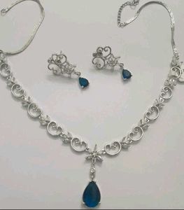 Elegant Silver-Tone Necklace &amp; Earring Set