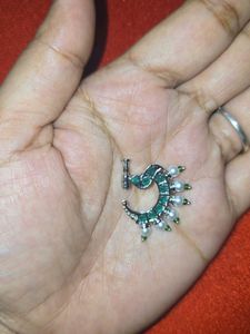Elegant Green Stone Nose Pin