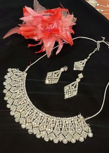 silver Stunning Rhinestone Necklace &amp; Earring Set