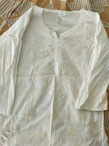 Elegant White Chikankari Kurta