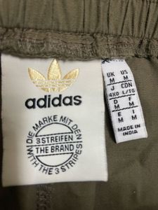 Adidas Cargo Pants original with a small colour st