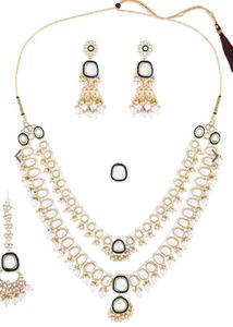 Kundan Jewelry Set