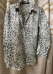 Chic black and white Leopard Print Button-Up Shirt