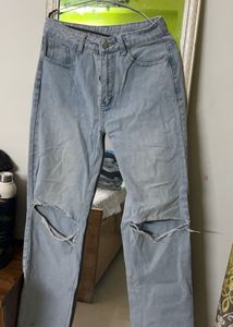 Light Wash Ripped Jeans