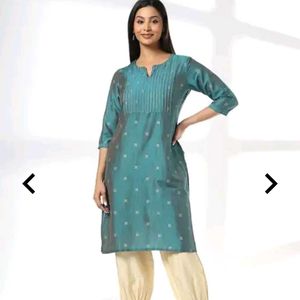 Avaasa Teal Kurta in size M