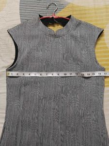 Stylish Grey Textured Sleeveless Blouse