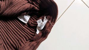 Brown ribbed pants