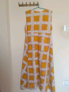 Yellow &amp; White Checkered Sleeveless Maxi