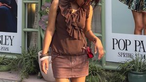 Elegant Brown Ruffled Sleeveless Top