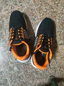 WZITAK Men's Black &amp; Orange Sports Shoes