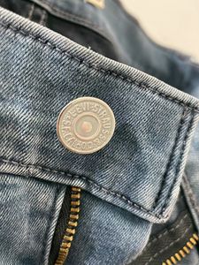 Levi’s Straus Super Skinny Jean Waist 26