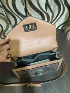 MLLPARS Black &amp; Tan Handbag | Shoulder &amp; Crossbody