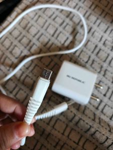 NU REPUBLIC Fast Charger