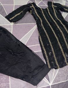 Elegant Black Kurta Set with Gold Embellishments🖤