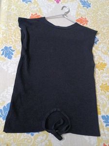 Sleeveless Black V-Neck Top