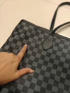 Stylish Checked Tote Bag