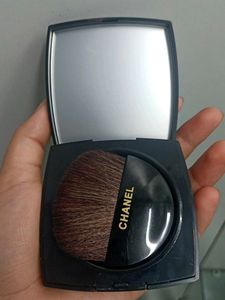 Chanel Duo.