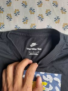 Nike Graphic T-Shirt