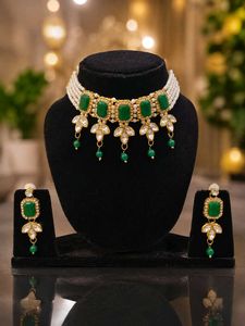 Elegant Emerald &amp; Pearl Choker Set