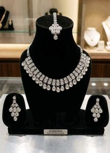 Stunning Kundan Diamond Necklace Set