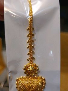 Golden Maang Tikka