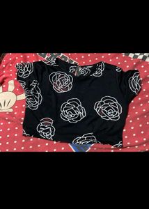 Black Rose Print Cropped Top💕