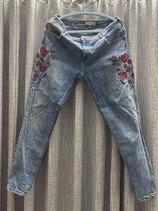 ZARA Embroidered skinny jeans