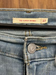 Levi's Light Wash Skinny Jeans