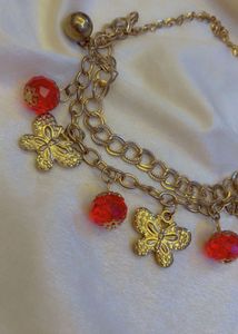 “A chain that fits every mood.”✨