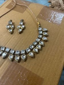 Elegant Kundan Necklace & Earring Set