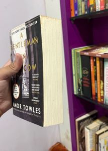 A Gentleman in Moscow - Amor Towles