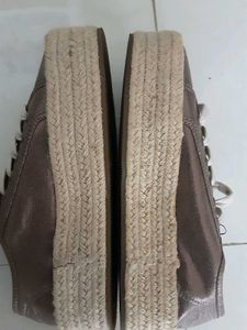 H&amp;M Classic Stylish Metallic Sneakers/Trainers - S