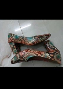 Stylish Snake Print Heels
