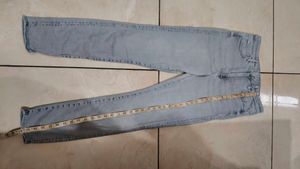 Light Wash High-Waisted Jeans