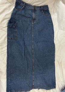 Long denim skirt with pockets