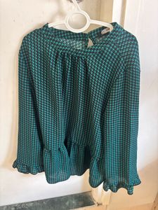 Chic Green Houndstooth Blouse
