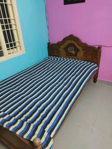 Very Good Condition 🛌 Bed 🛏️