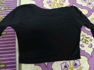 Chic Black Long Sleeve Crop Top