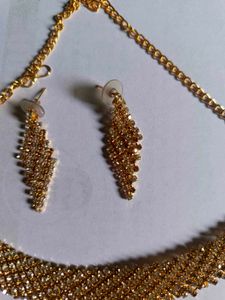Gold Tone Necklace &amp; Earring Set