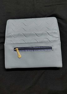 Chic Grey Wallet with Wave Design
