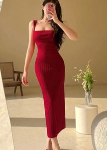 Elegant Red Ribbed Maxi Dress