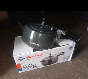 Bajaj Majesty Pressure Cooker