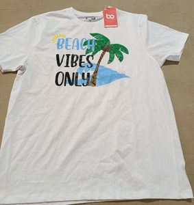 Beach Vibes Graphic Tee, M Size