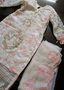 Elegant Embroidered Pakistani Kurta Set
