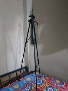 Professional Tripod for DSLR and Mobiles