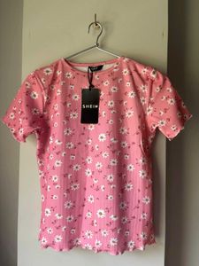 Cute Pink Daisy Print Lettuce Hem Top