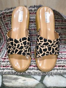 Giraffe Print Platform Slides