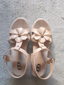 Very Comfortable Sandals Size 4.5